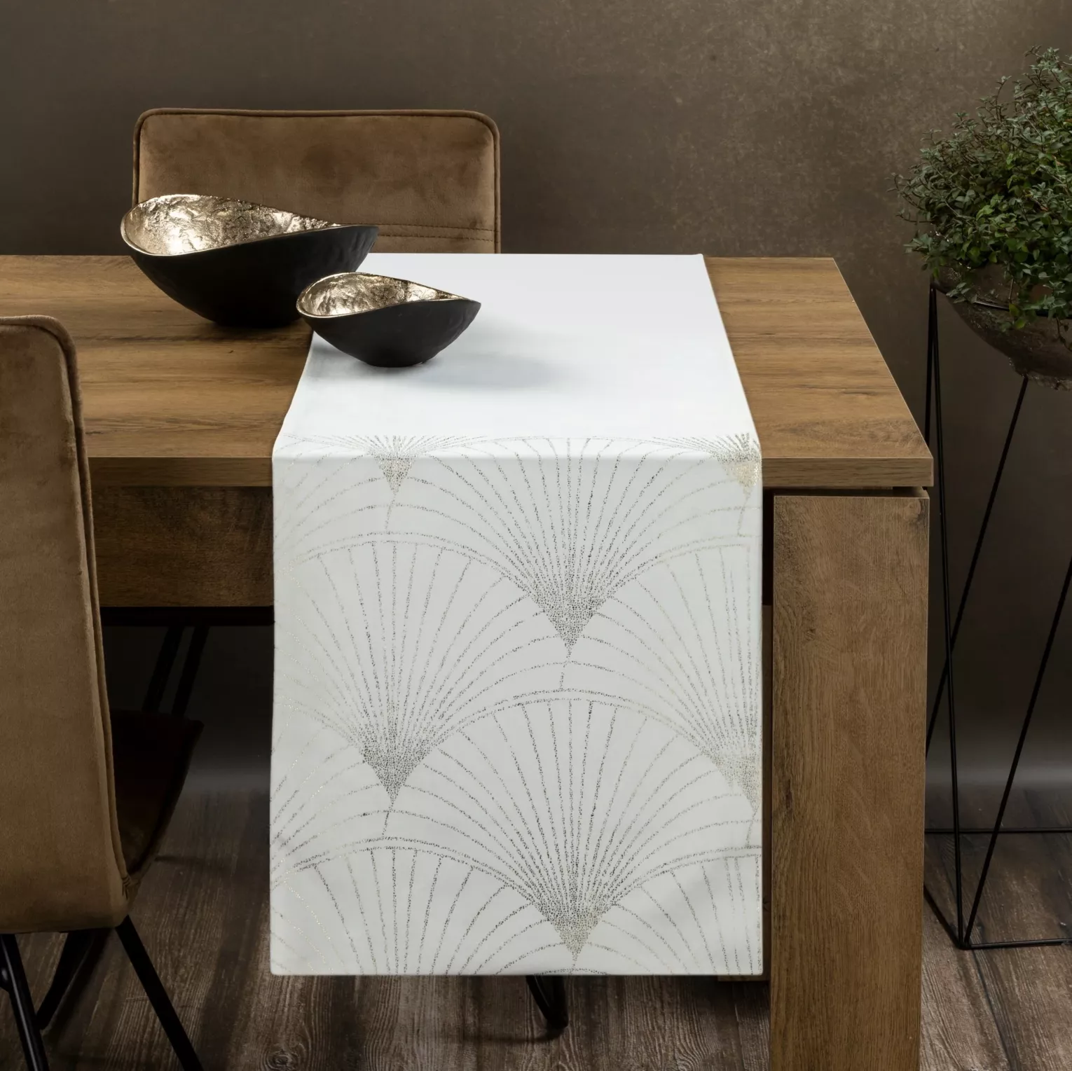 Bieżnik na stół biało, złoty 35x220 cm welwetowy BLINK 14 z welwetu z dużym wzorem wachlarzy w stylu art deco