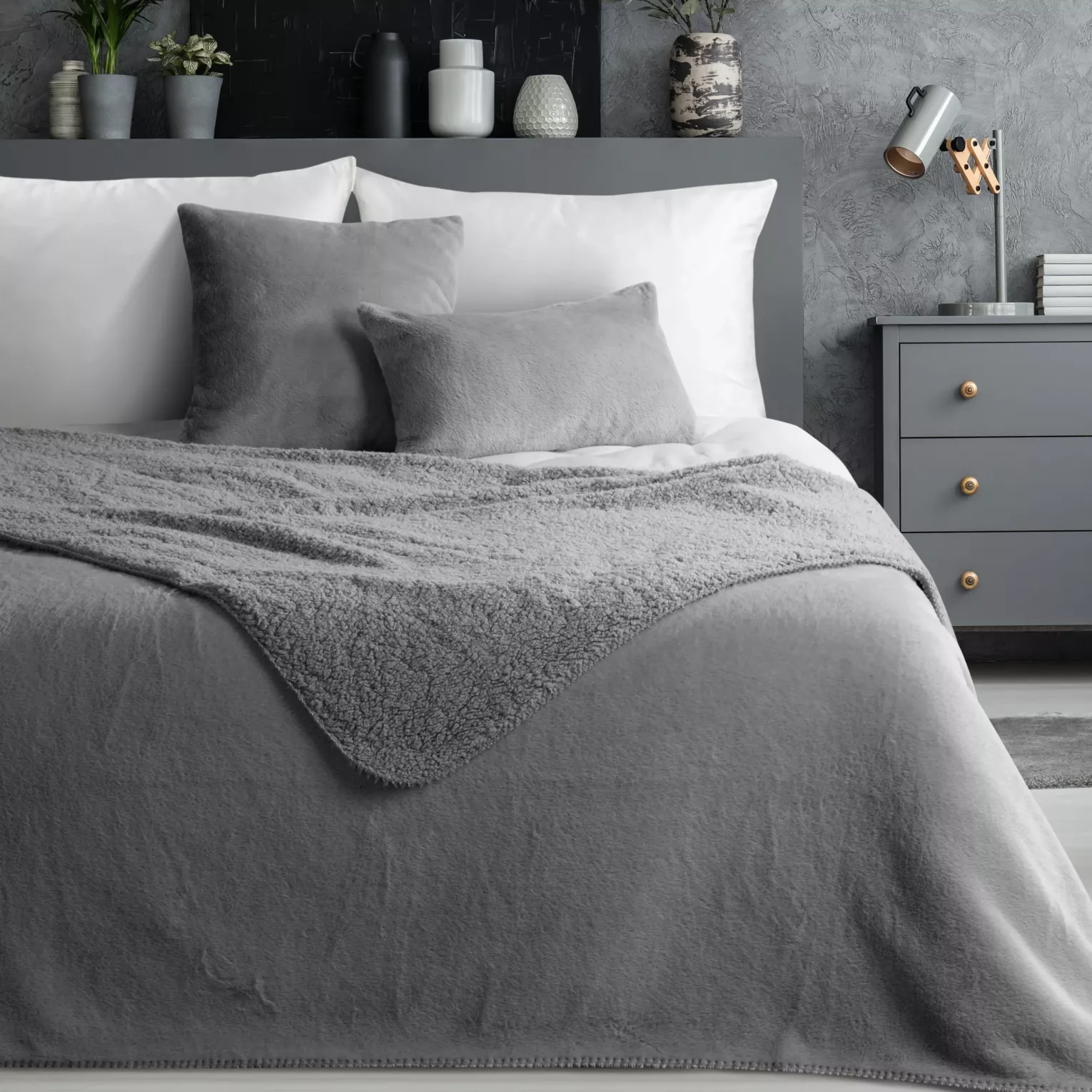 Narzuta dwustronna z przyjemnego futerka i tkaniny barankowej srebrna 170x210 cm NINA Eurofirany Premium