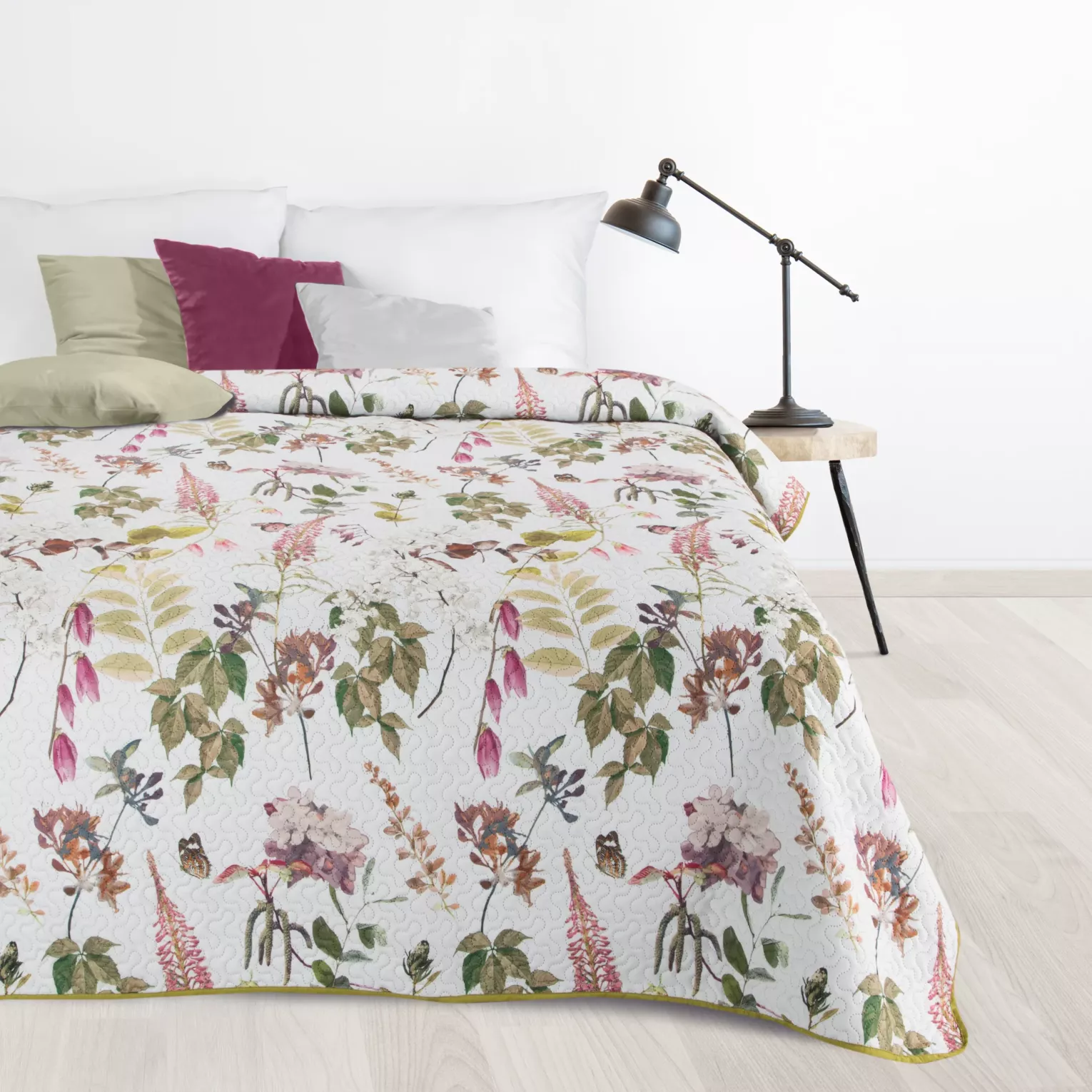 Narzuta biało, zielona 200x220 cm z letnim motywem kwiatów i gałązek ROSA Design 91