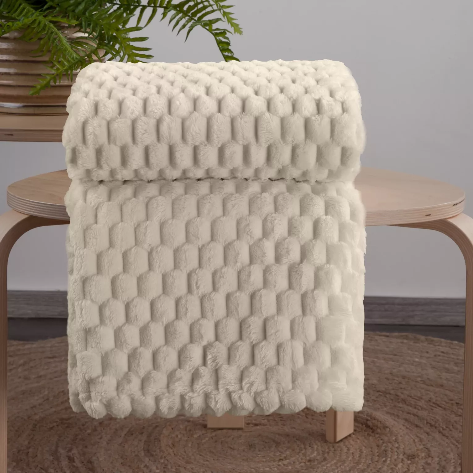 Koc 200x220 cm beżowy bardzo miękki w dotyku z wytłaczanym wzorem 3D CINDY 6 Design 91