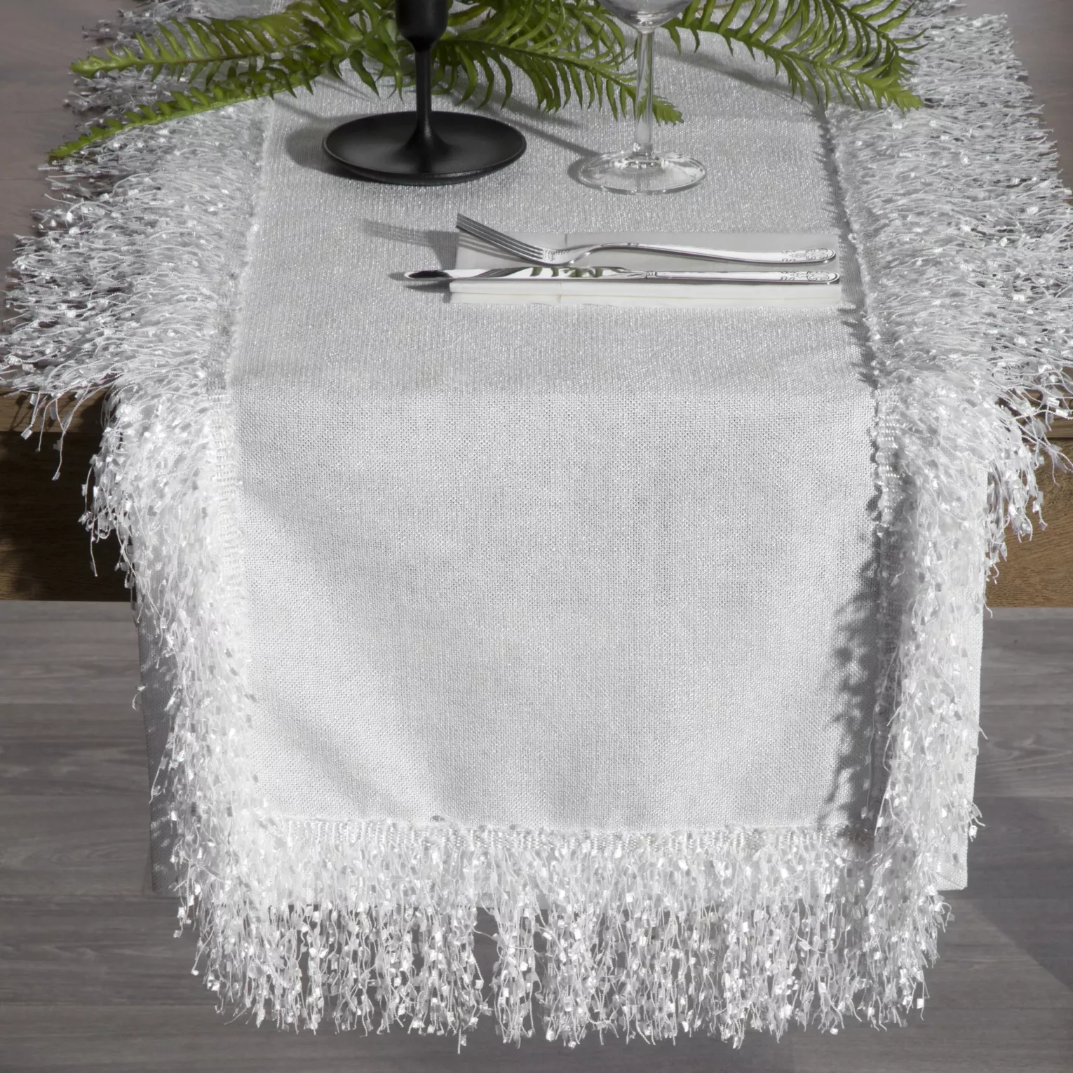 Bieżnik na stół biały 40x140 cm TINA zdobiony puszystymi frędzlami EUROFIRANY PREMIUM