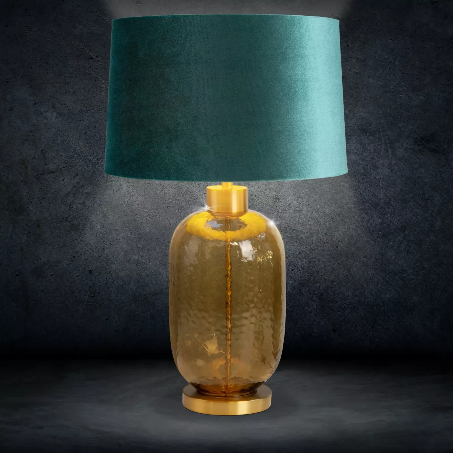 Lampa stołowa MUSA na szklanej podstawie z miodowego szkła z welwetowym abażurem