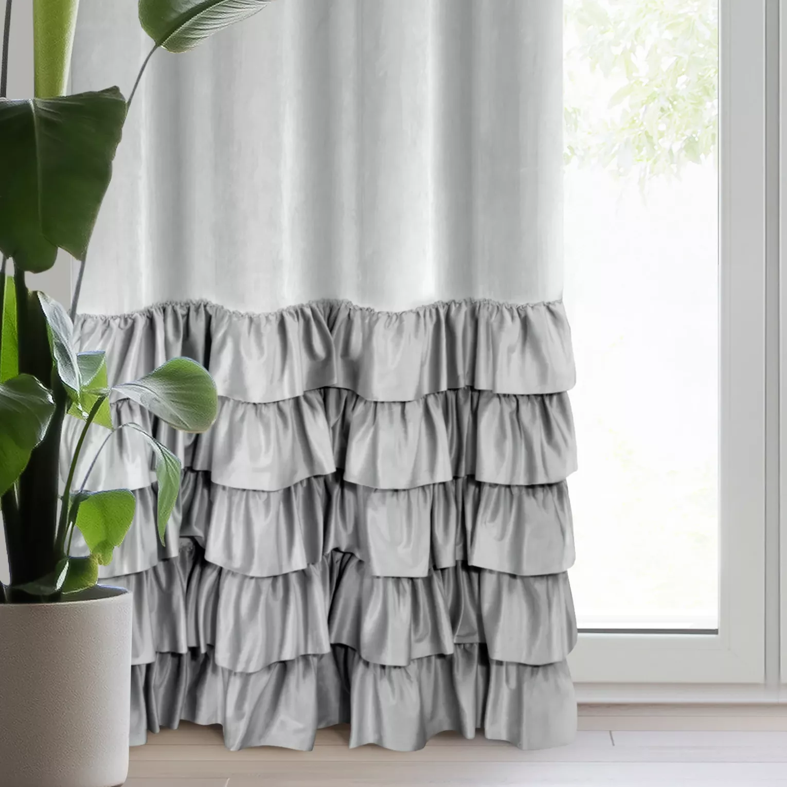 Zasłona welwetowa srebrna zdobiona falbanami 140x250 cm przelotka - DANI