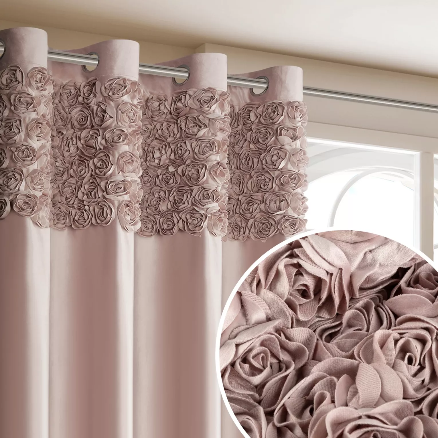 Zasłona pudrowa z welwetu zdobiona aplikacją 3D róż 140x250 cm  przelotka - ROSES Eva Minge