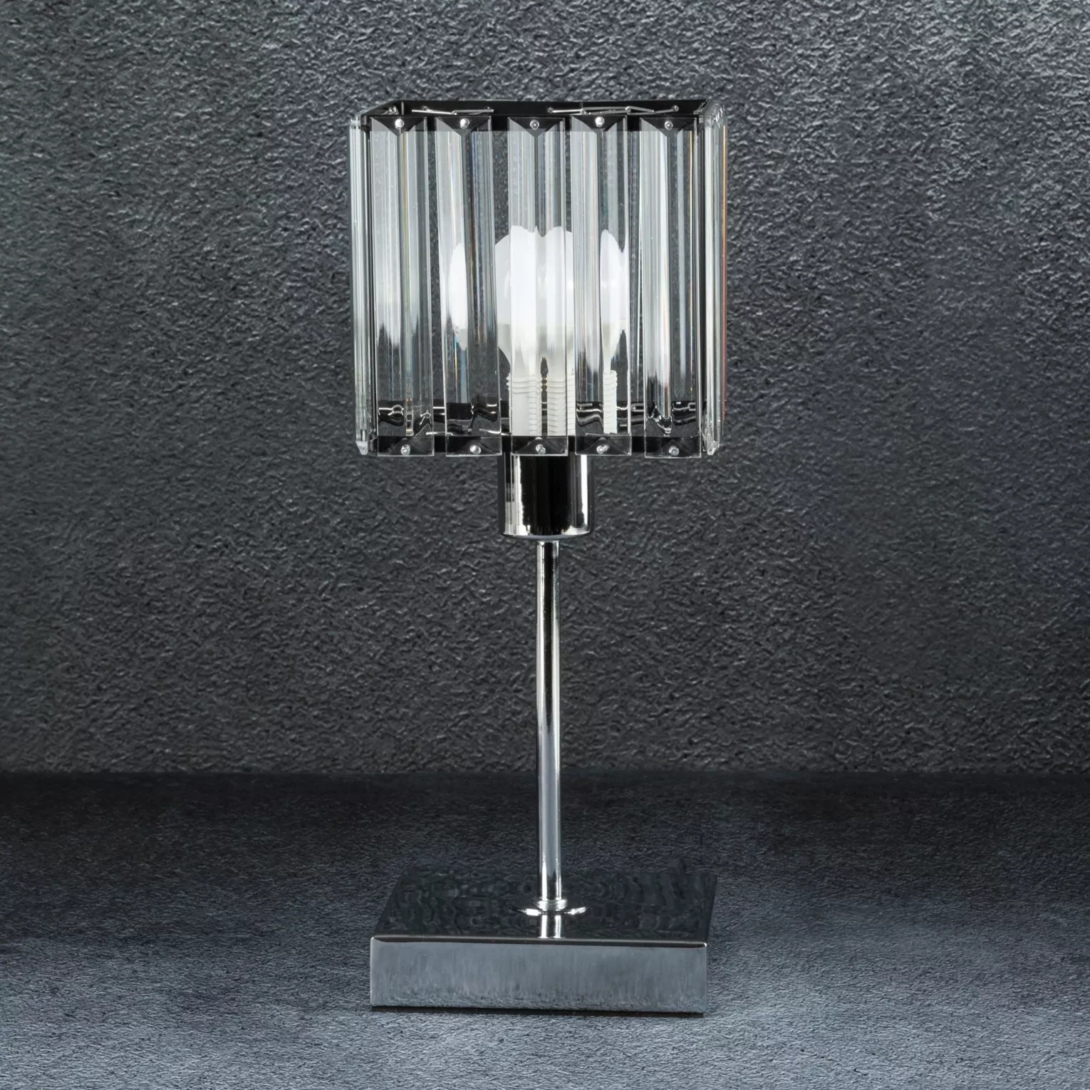 Lampka stołowa transparentna zdobiona kryształkami  średnica 13x31 cm SALY