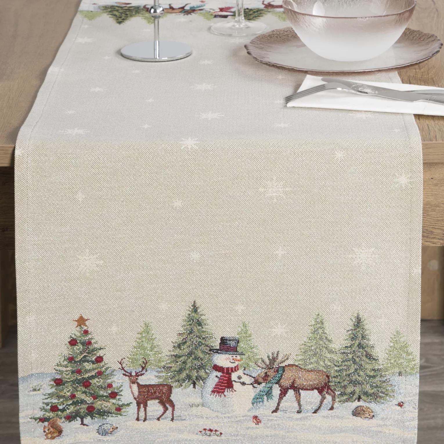 Bieżnik na stół 40x100 cm naturalno, srebrny gobelinowy z motywem zimowej wioski