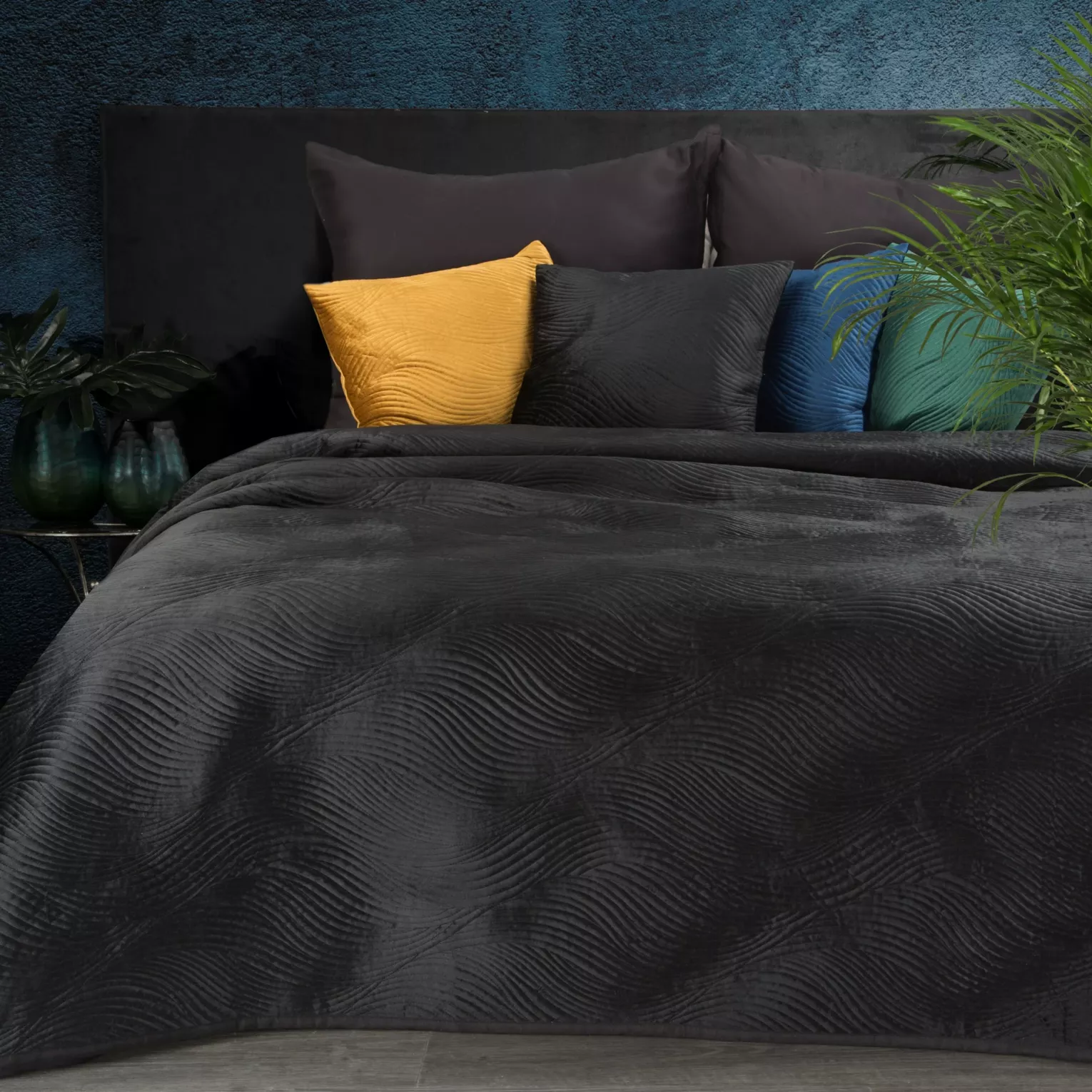 Narzuta welwetowa czarna 170x210 cm pikowana RIA 5 EUROFIRANY PREMIUM