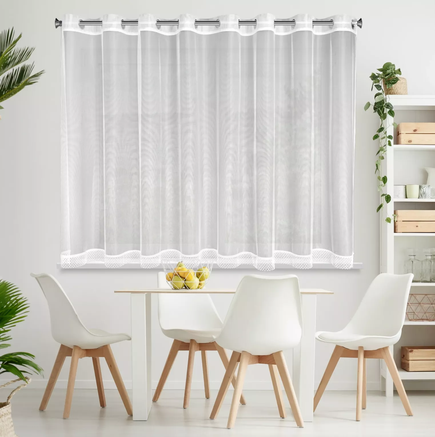 Firana biała z lekkiej mikrosiateczki z połyskiem zakończona koronką 300x145 cm przelotka NEL