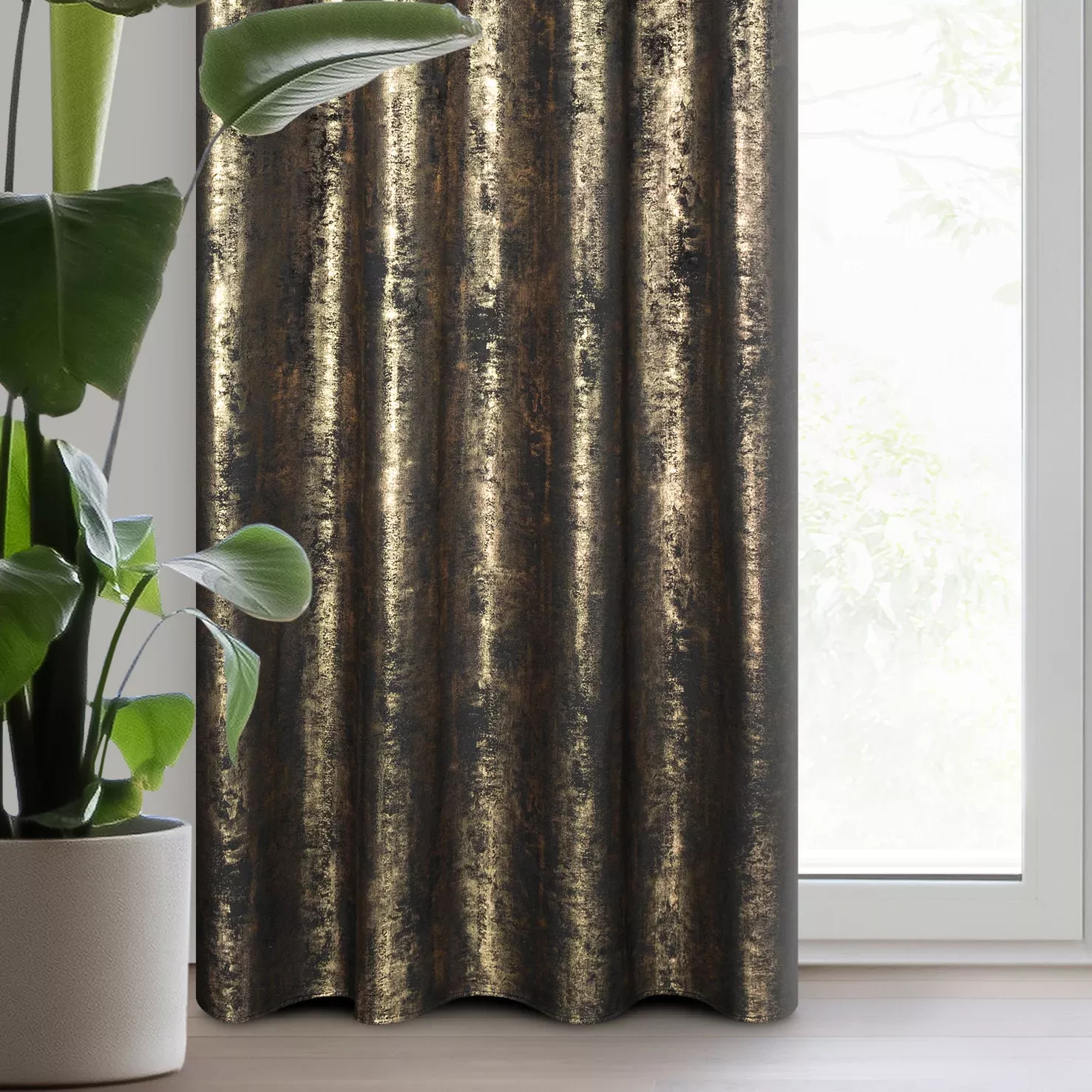 Zasłona welwetowa czarno, złota zdobiona przecieranym wzorem 140x250 cm przelotka - RENIA