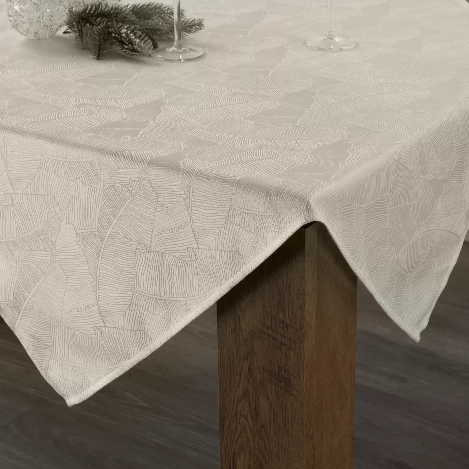Bieżnik na stół kremowo, biały 85x85 cm ISLA z żakardowym wzorem liści bananowca