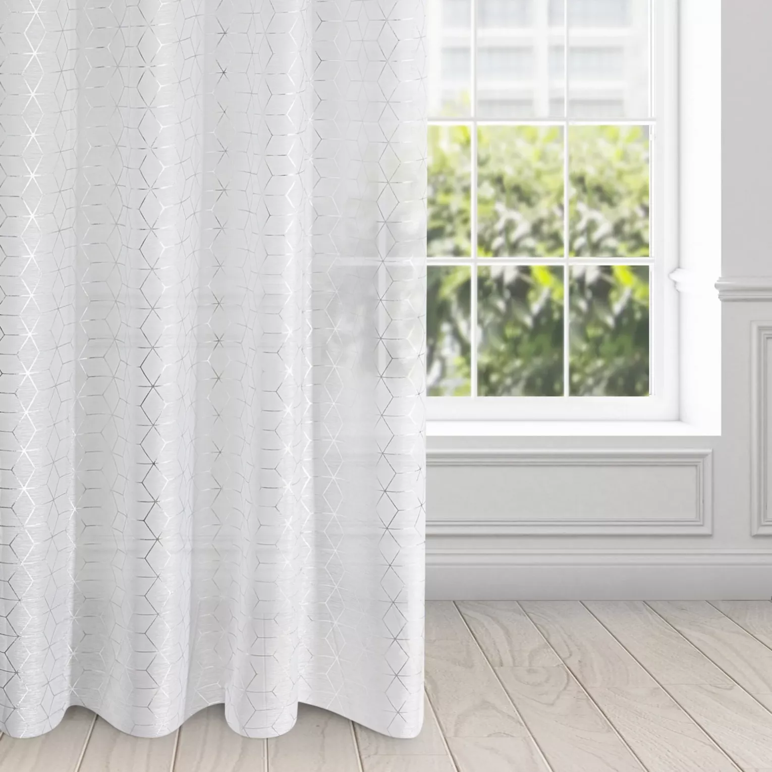 Dekoracja okienna biała zdobiona metalicznym nadrukiem z geometrycznym wzorem 140x250 cm przelotka - SEYLAN