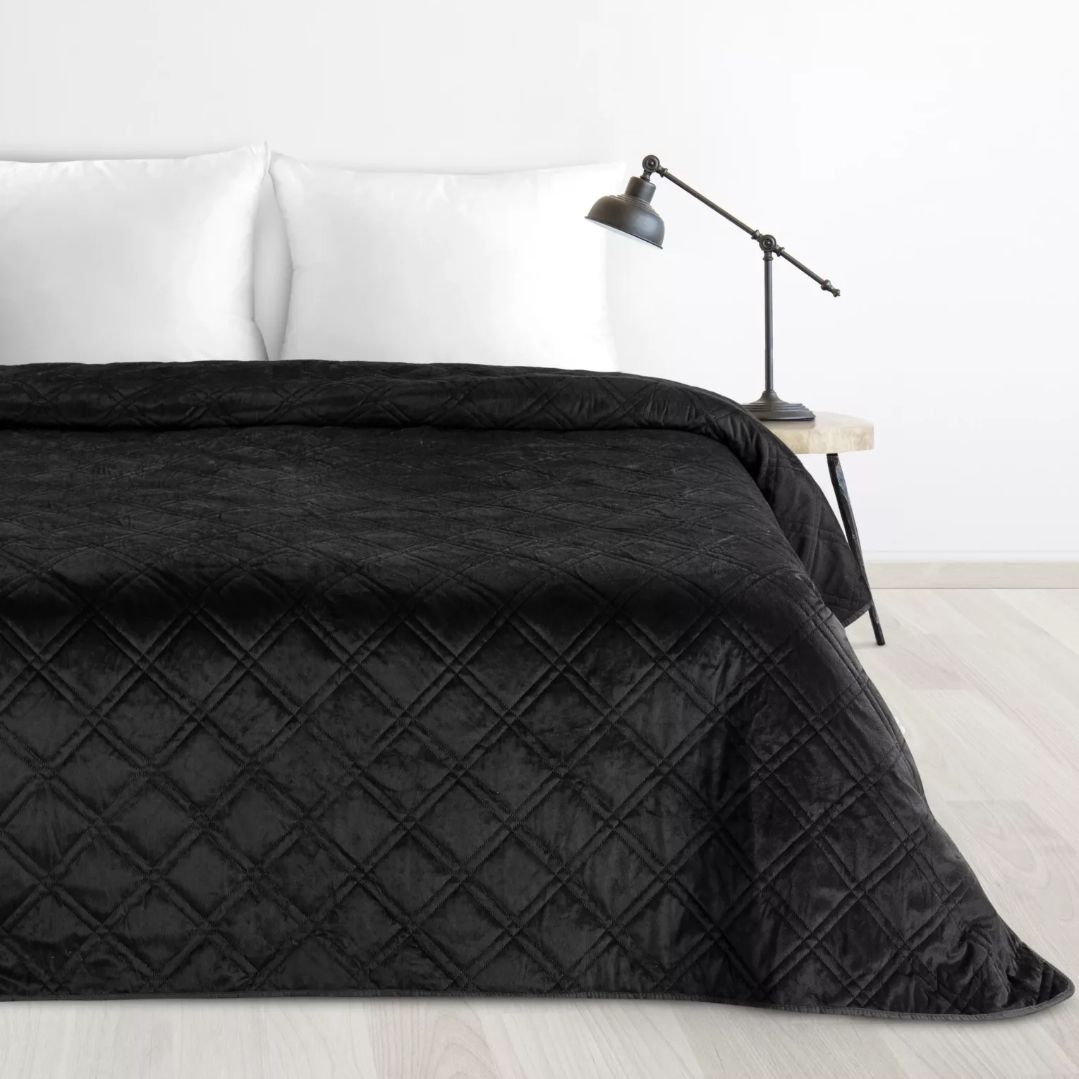 Narzuta welwetowa czarna 170x210 cm pikowana metodą hot press wzór geometryczny LUIZ 8 Design 91