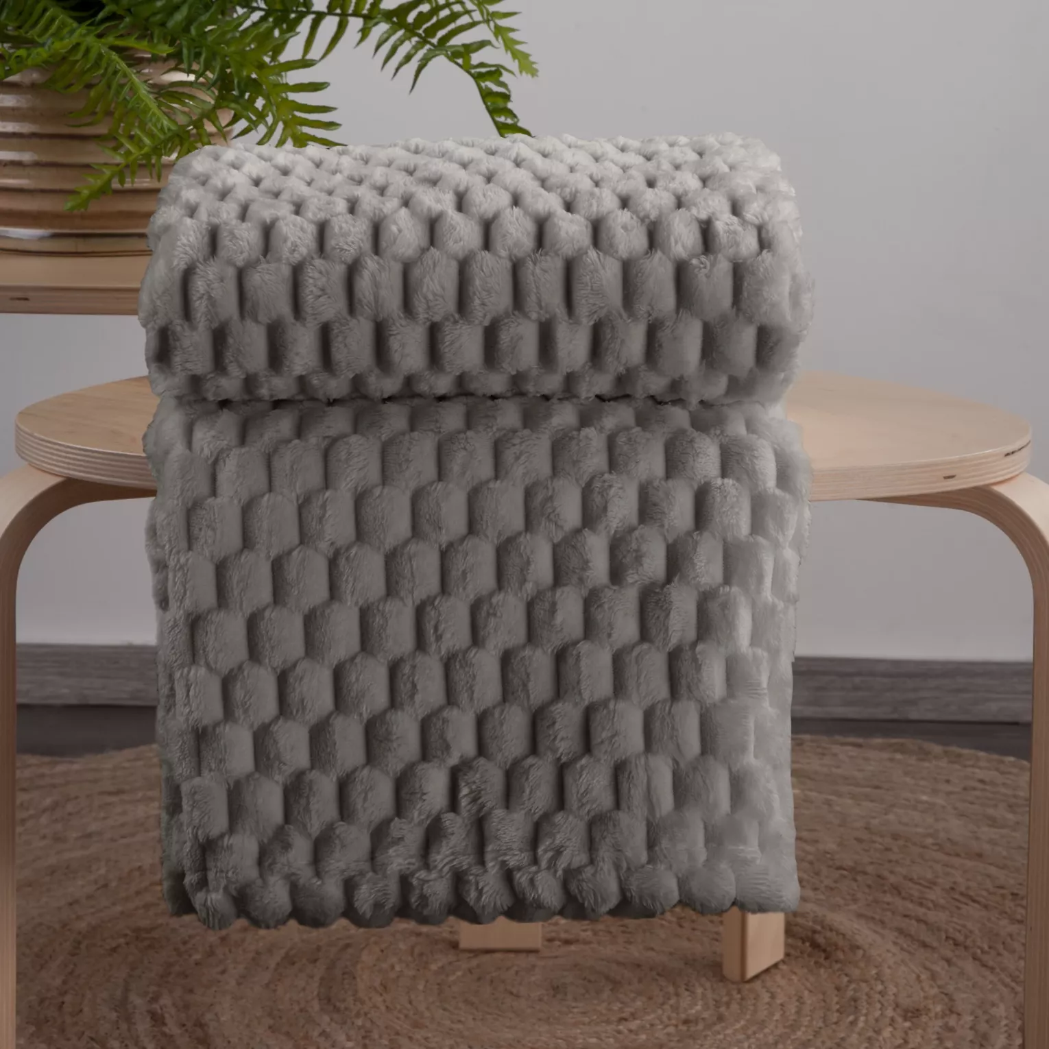 Koc 170x210 cm stalowy bardzo miękki w dotyku z wytłaczanym wzorem 3D CINDY 6 Design 91