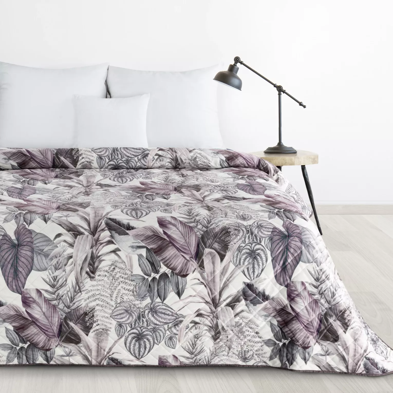 Narzuta fioletowo, szara 220x240 cm pikowana metodą hot press z nadrukiem egzotycznych liści DAVOS Design 91