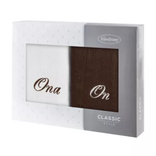 Zestaw ręczników bawełnianych na prezent 2 szt 70x140 cm z haftem ONA I ON kolor kremowy,brązowy 400 g/m2