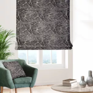 Roleta rzymska grafitowo złota z tkaniny w elegancki nieregularny wzór z błyszczącą nicią i efektem 3D Italissima Eva Minge