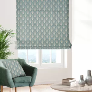 Roleta rzymska miętowo złota z tkaniny w elegancki geometryczny wzór z błyszczącą nicią