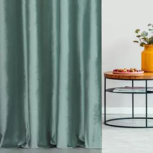 Zasłona szyta na taśmie 5 cm morska z tkaniny welwetowej w pionowe prążki, wykończona obciążnikiem