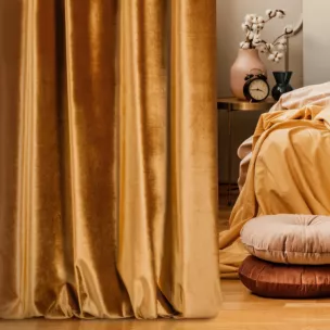 Tkanina zasłonowa gładka, miękka, welwetowa, z wyraźnym połyskiem z kolekcji Eva Minge