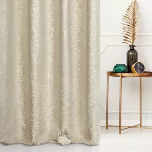 Zasłona szyta na flexach ciemnokremowo złocista z połyskującej tkaniny zdobionej eleganckim wzorem Pierre Cardin