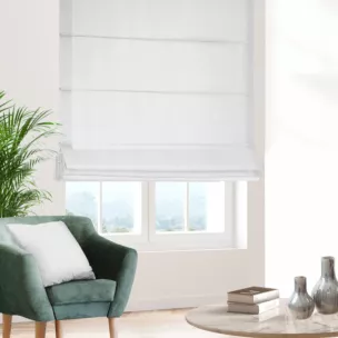 Roleta rzymska jasnoszara z miękkiej tkaniny w drobny wzór jodełkowy