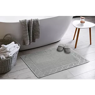 Dywanik łazienkowy MARTHA z bawełny, dobrze chłonący wodę z geometrycznym wzorem wykończony błyszczącą nicią