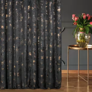 Zasłona szyta na taśmie 5 cm czarno złocista z tkaniny welwetowej zdobionej połyskującym drukiem