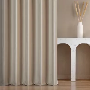 Zasłona szyta na taśmie 5 cm jasnobeżowa z miękkiej półmatowej tkaniny welwetowej