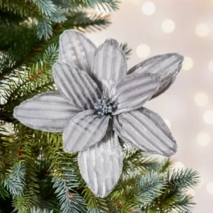 Świąteczny kwiat dekoracyjny wykonany z tkaniny w paseczki