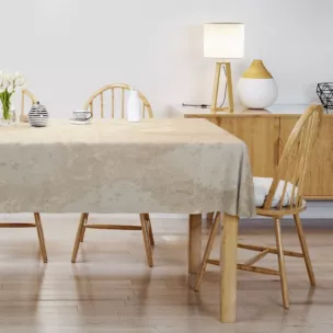 Obrus szyty kremowo złoty z szenilowej tkaniny w drobny geometryczny wzór przetykany błyszczącą nicią