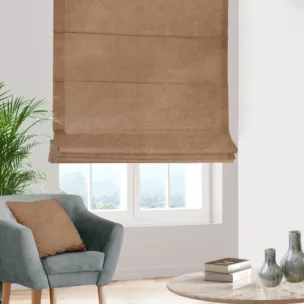Roleta rzymska ciemnobeżowa z miękkiej welwetowej tkaniny z połyskiem