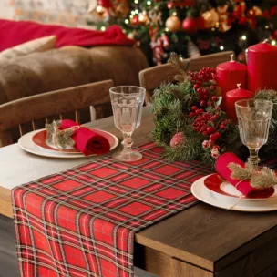 Bieżnik na stół czerwony 40x180 cm gobelinowy LOOK świąteczny w kratę