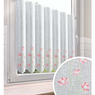 Tkanina firanowa zazdrostka zdobiona haftem roślinnym