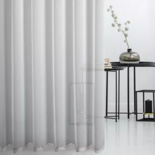 Firana szyta na taśmie 5 cm kremowo beżowa z delikatnej, matowej tkaniny zdobionej haftem