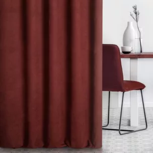 Zasłona szyta na taśmie 5 cm DORA - HIT bordowa z miękkiej tkaniny o welurowej strukturze