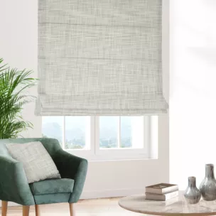 Roleta rzymska kremowa z tkaniny w stylu eko o naturalnym splocie, z efektem melanżu, wykończona obciążnikiem