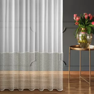 Firana szyta na taśmie 5 cm kremowa z tkaniny peru z aplikacją