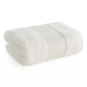 Ręcznik kąpielowy z bawełny 70x140 cm kolor pudrowy róż z wytłaczanym roślinnym motywem ALBA