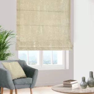 Roleta rzymska kremowa z miękkiej tkaniny welwetowej z efektem kreszowania