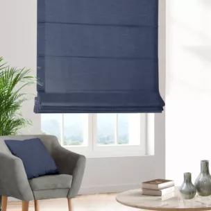 Roleta rzymska granatowa z miękkiej tkaniny o naturalnym splocie w stylu ekologicznym