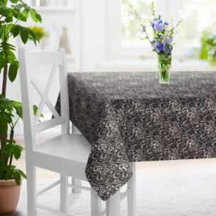 Obrus szyty czarno popielaty z miękkiej tkaniny szenilowej z ornamentowym wzorem