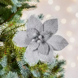 Świąteczny kwiat dekoracyjny z welwetu zdobiony koronką