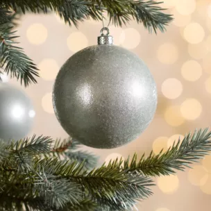 Bombka choinkowa o mrożonej powierzchni