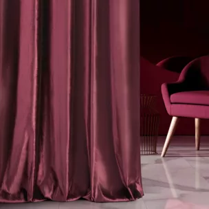Zasłona szyta na taśmie 5 cm SAFARI bordowa z miękkiej welwetowej tkaniny z połyskiem