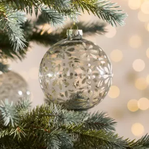 Szklana bombka ręcznie zdobiona wzorem kwiatów