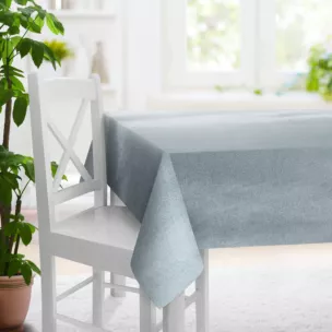 Obrus szyty srebrny z błyszczącej tkaniny zaciemniającej