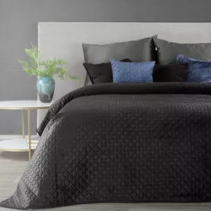 Narzuta welwetowa czarna 170x210 cm pikowana w geometryczny wzór metodą hot press DIMON