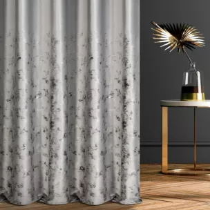 Zasłona szyta na taśmie 5 cm srebrno szampańska z welwetowej tkaniny z błyszczącym nadrukiem od dołu