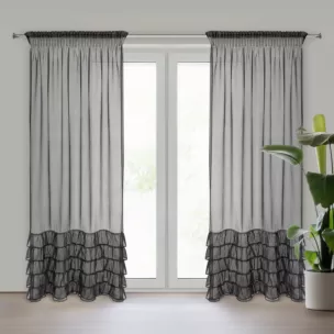 Firana czarna z etaminy zdobiona falbanami i lśniącym pasem kryształków 140x250 cm taśma CARLI