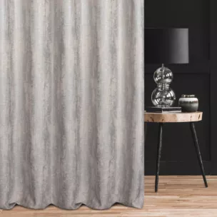 Zasłona szyta na taśmie 5 cm kremowo srebrna z eleganckiej tkaniny zasłonowej o prostym splocie z połyskującym dodatkiem